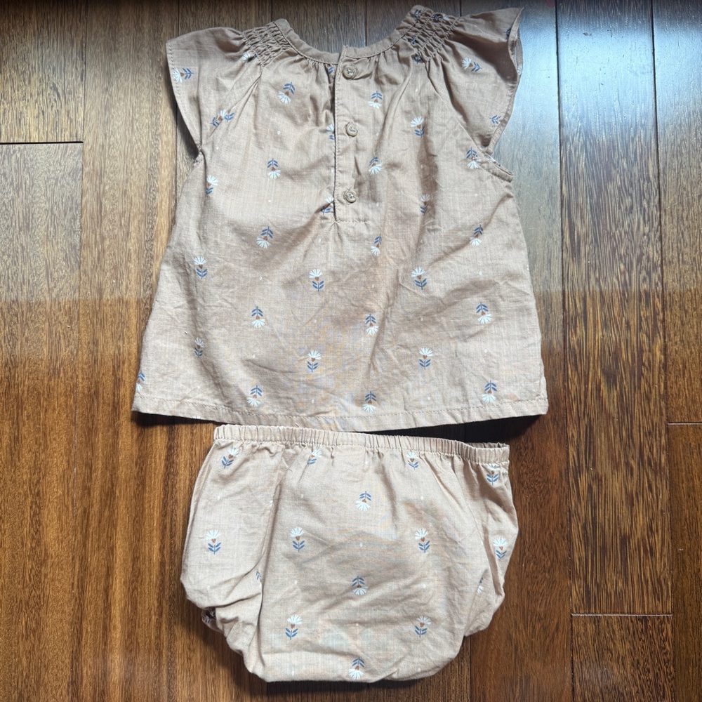 Carter's Tan Flutter Sleeve Top & Matching Bloomers Set Size 24 months - Picture 2 of 3